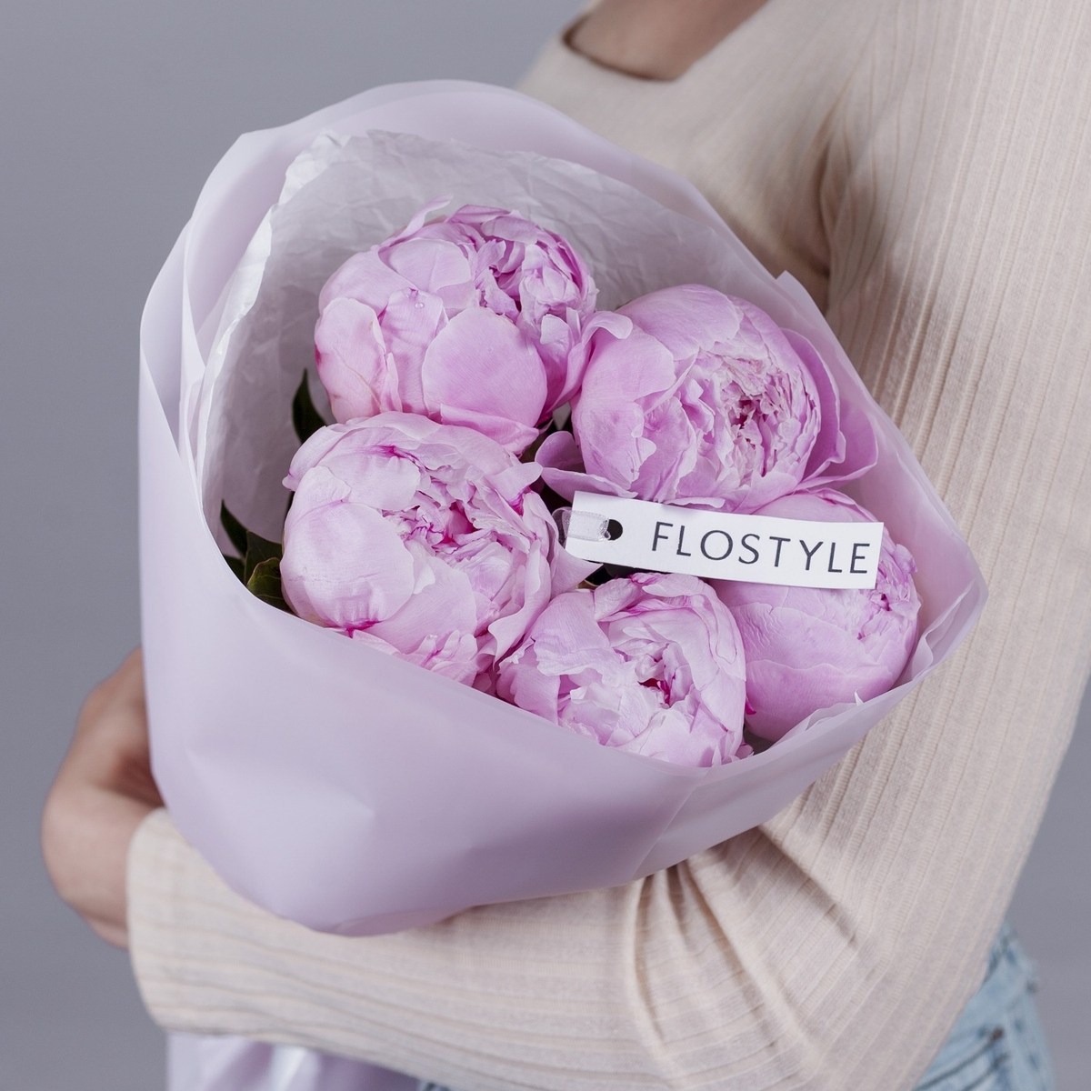 Букет из 5 розовых пионов